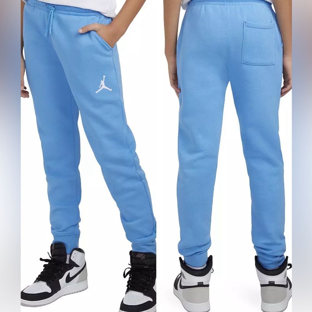 Y613. NWT JORDAN NIKE JOGGERS YOUTH